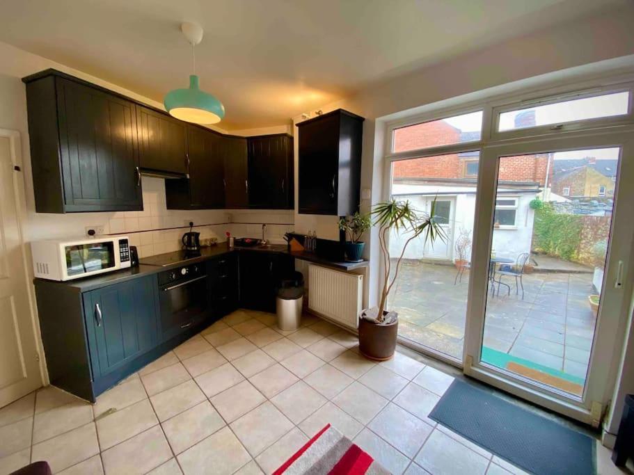 Brickworks - 2 Bedrooms, 15 Mins Walk To The Centre, With Garden Cardiff Exteriér fotografie